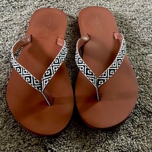 New w/o tags American Eagle Sandals! Size US 6